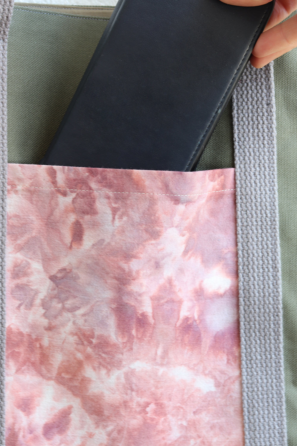 Ice Dyed Tote Bag with Outer Pockets